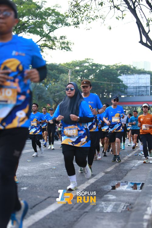 Race photo from Isoplus Run 2024 Surabaya