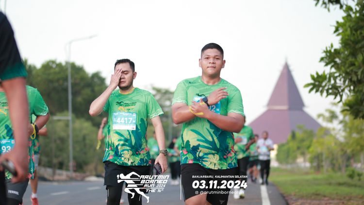 Race photo from Arutmin Borneo Run 2024