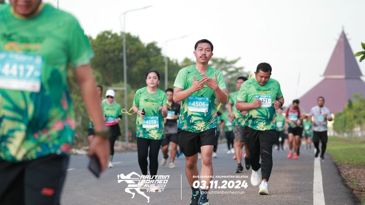 Race photo from Arutmin Borneo Run 2024