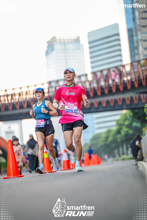 Race photo from Smartfren Run 2025 