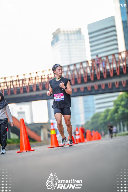 Race photo from Smartfren Run 2025 