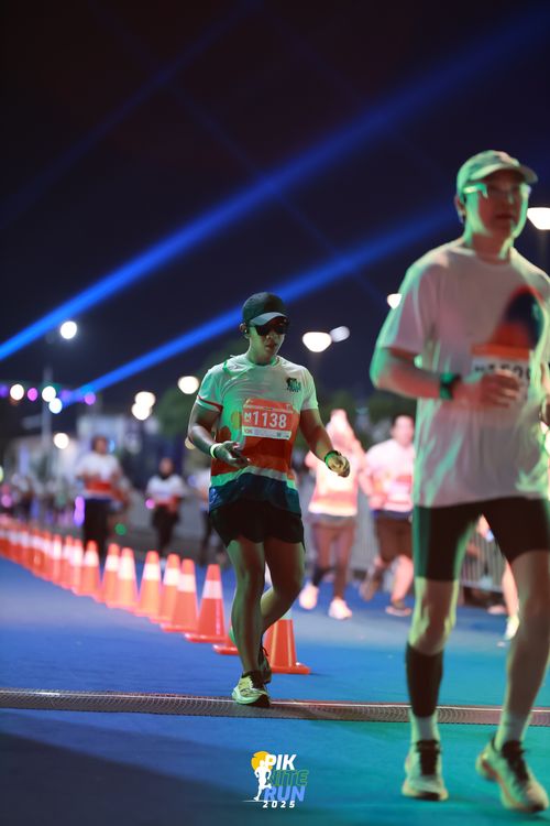 Race photo from PIK NITE RUN 2025