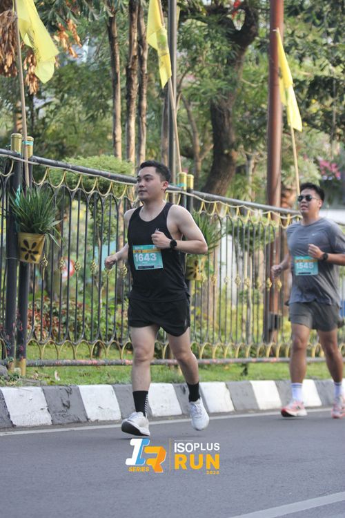 Race photo from Isoplus Run 2024 Surabaya