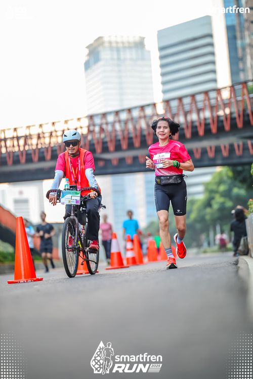 Race photo from Smartfren Run 2025 