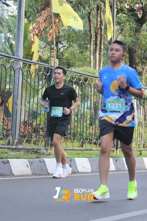 Race photo from Isoplus Run 2024 Surabaya