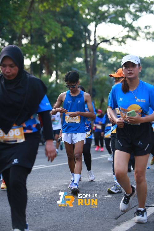 Race photo from Isoplus Run 2024 Surabaya