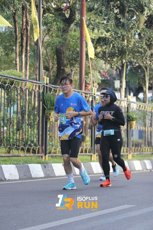 Race photo from Isoplus Run 2024 Surabaya