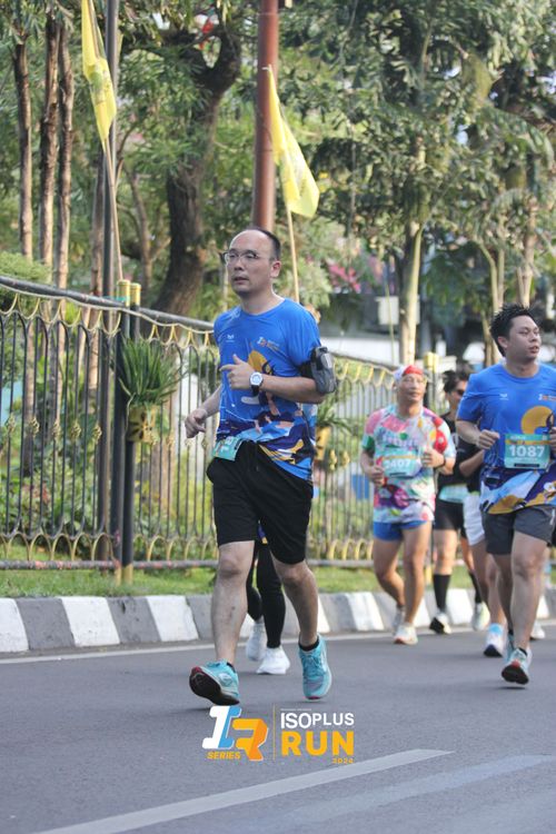 Race photo from Isoplus Run 2024 Surabaya