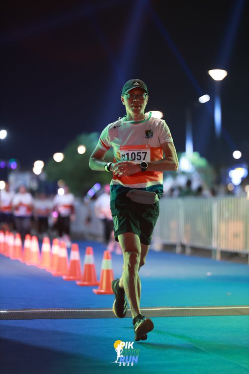 Race photo from PIK NITE RUN 2025