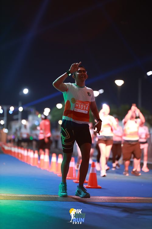 Race photo from PIK NITE RUN 2025