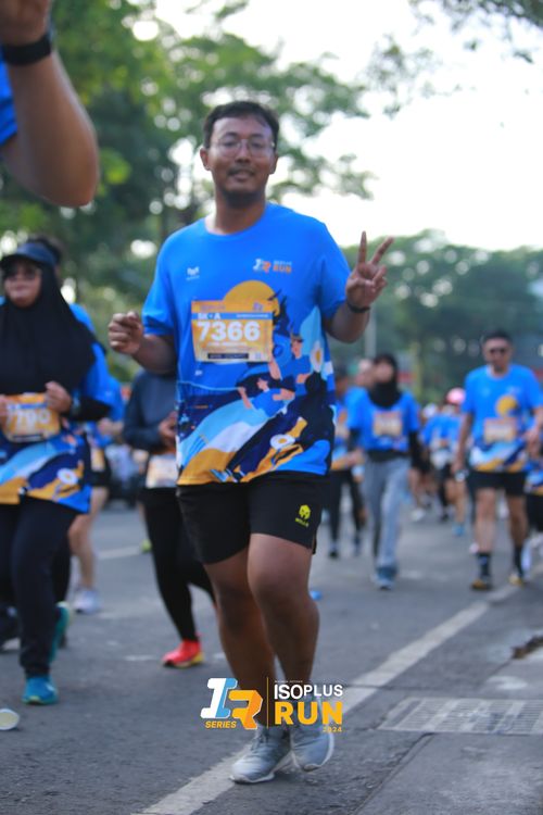 Race photo from Isoplus Run 2024 Surabaya