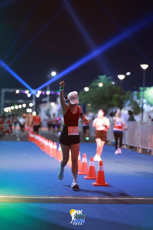 Race photo from PIK NITE RUN 2025