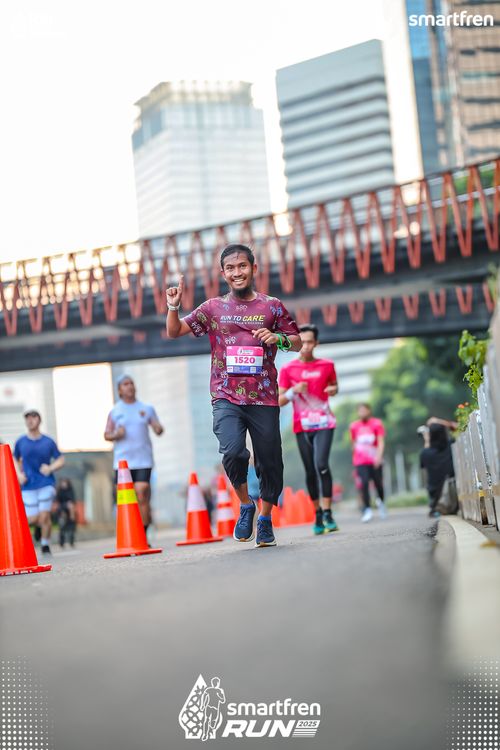 Race photo from Smartfren Run 2025 