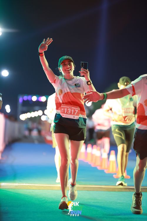Race photo from PIK NITE RUN 2025