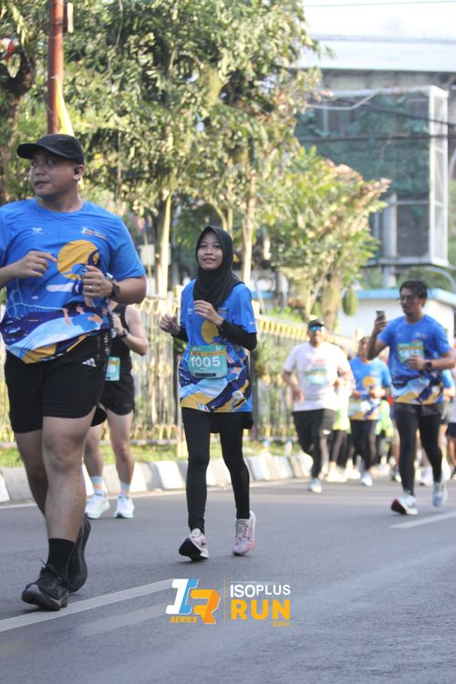 Race photo from Isoplus Run 2024 Surabaya