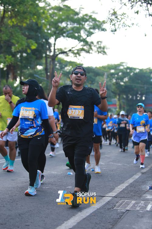 Race photo from Isoplus Run 2024 Surabaya