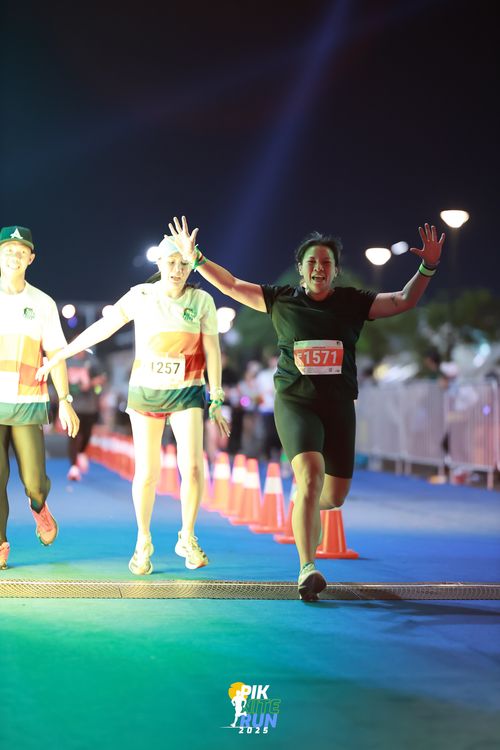 Race photo from PIK NITE RUN 2025