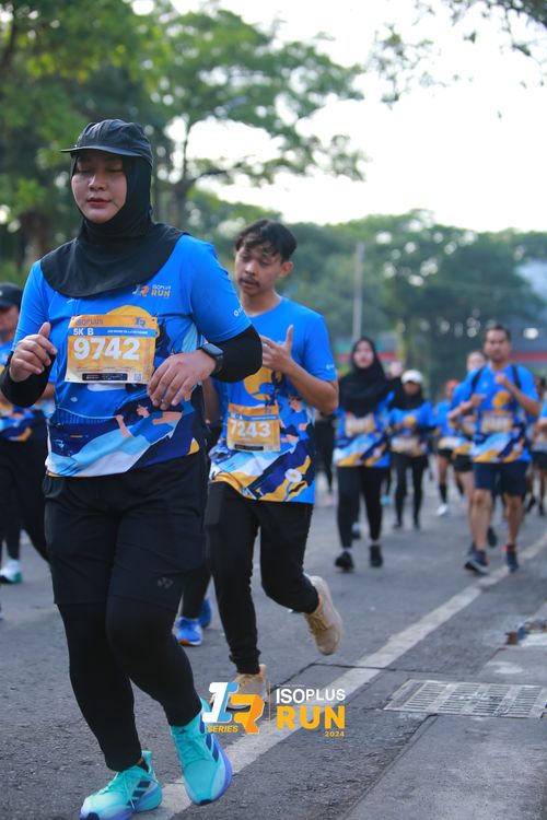Race photo from Isoplus Run 2024 Surabaya