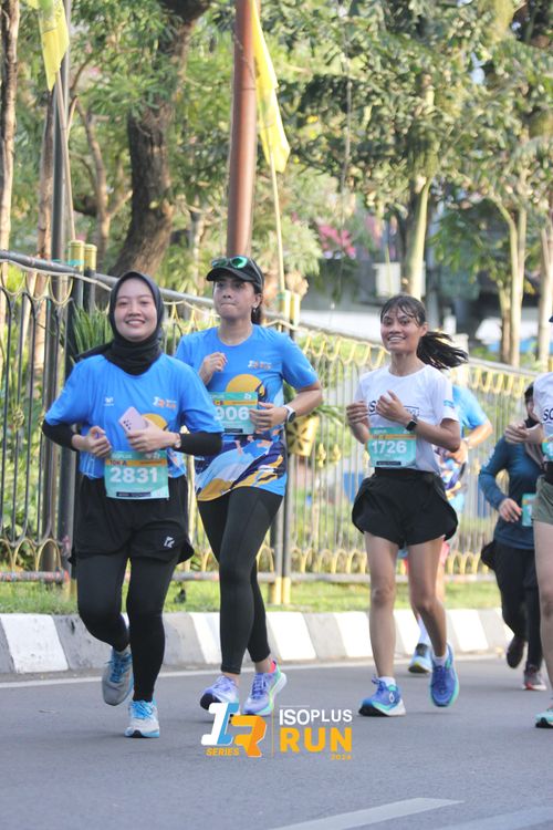 Race photo from Isoplus Run 2024 Surabaya