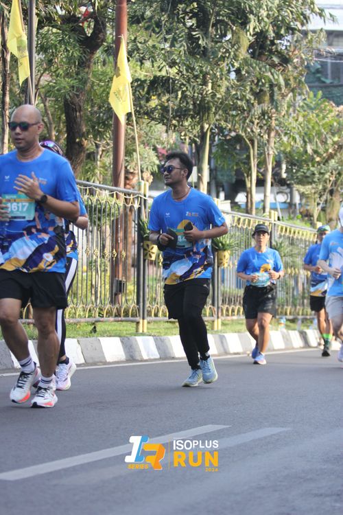 Race photo from Isoplus Run 2024 Surabaya