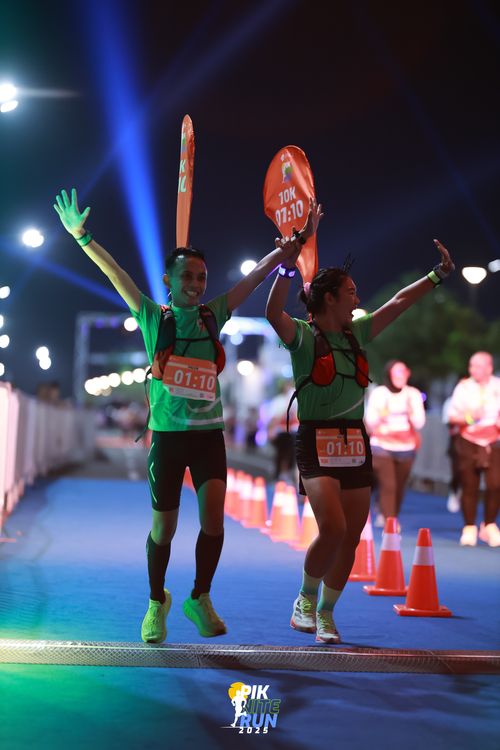 Race photo from PIK NITE RUN 2025
