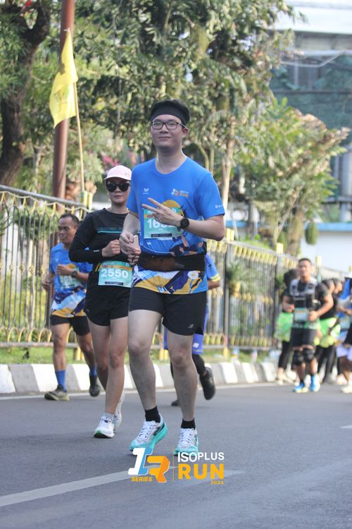Race photo from Isoplus Run 2024 Surabaya
