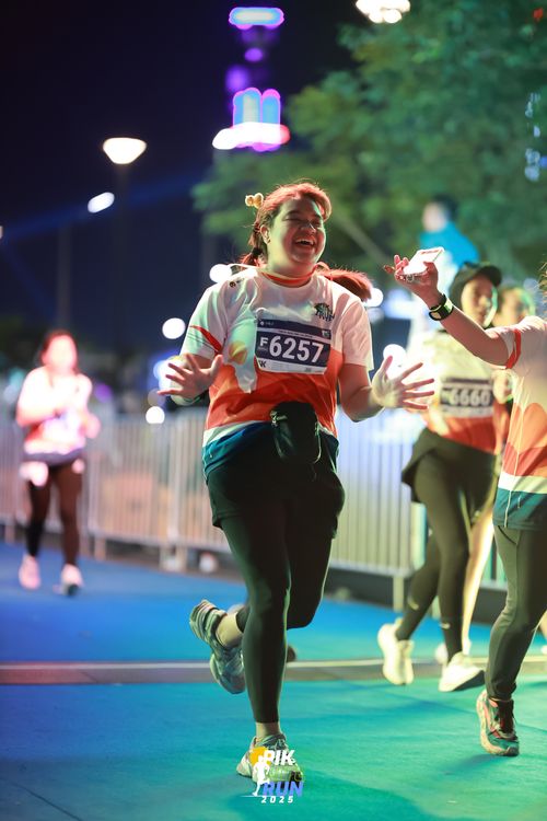 Race photo from PIK NITE RUN 2025