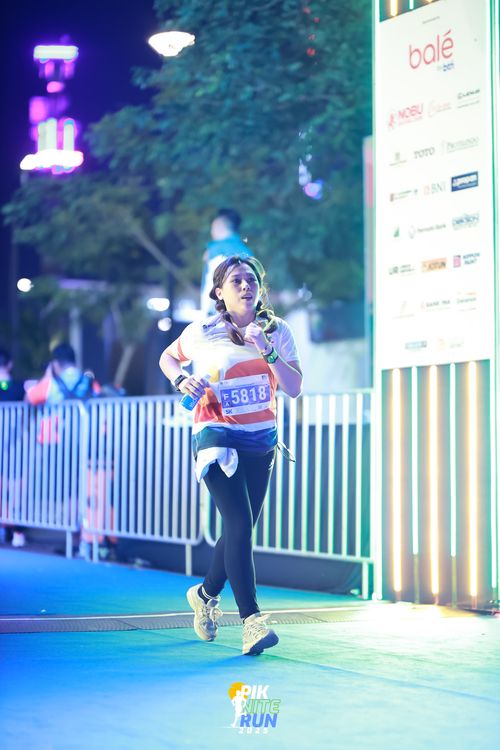 Race photo from PIK NITE RUN 2025
