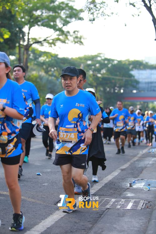 Race photo from Isoplus Run 2024 Surabaya