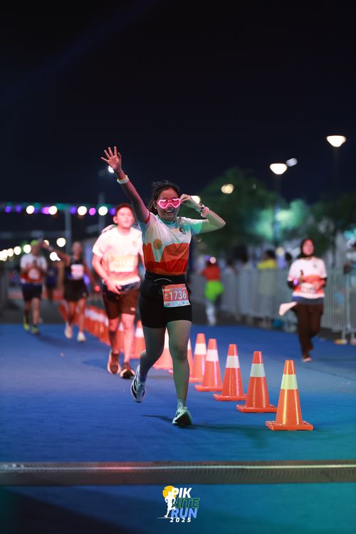 Race photo from PIK NITE RUN 2025