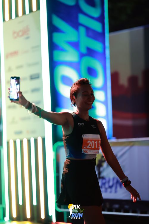 Race photo from PIK NITE RUN 2025