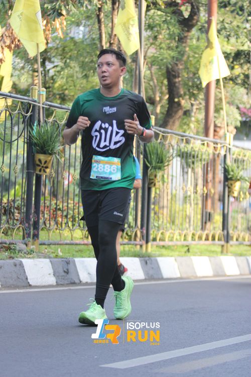 Race photo from Isoplus Run 2024 Surabaya