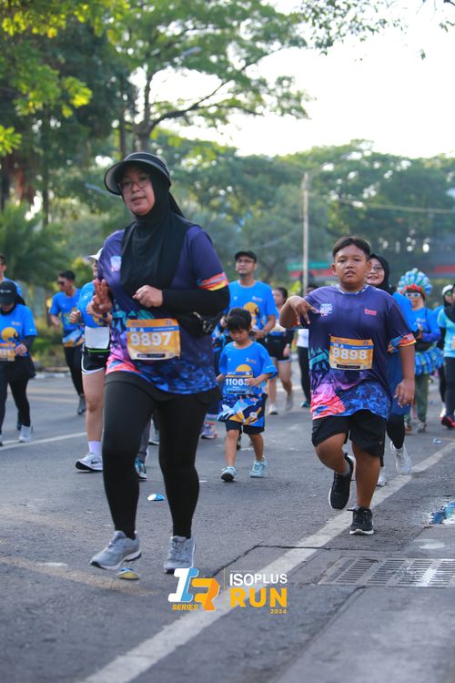 Race photo from Isoplus Run 2024 Surabaya
