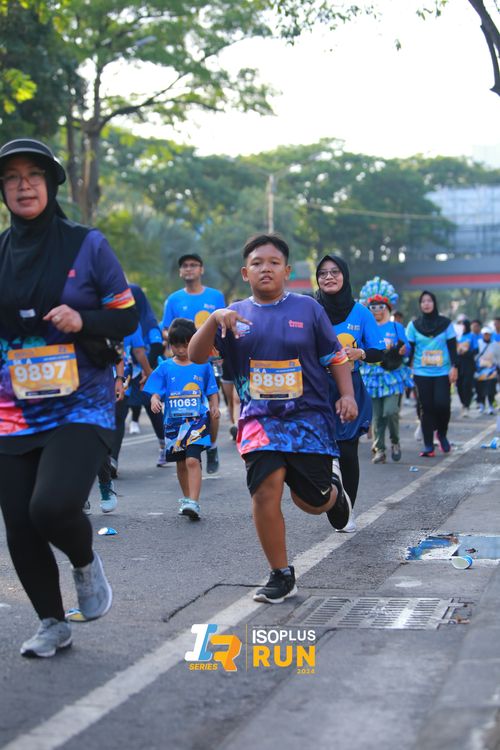 Race photo from Isoplus Run 2024 Surabaya