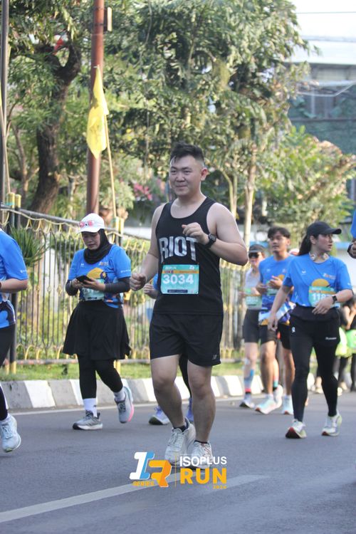 Race photo from Isoplus Run 2024 Surabaya
