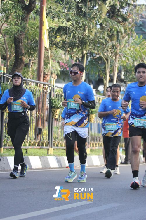 Race photo from Isoplus Run 2024 Surabaya