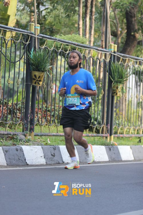 Race photo from Isoplus Run 2024 Surabaya