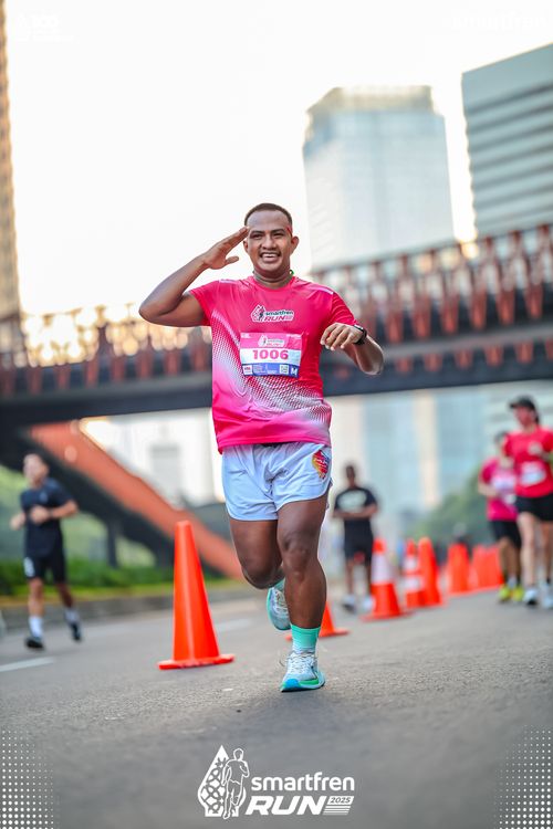 Race photo from Smartfren Run 2025 