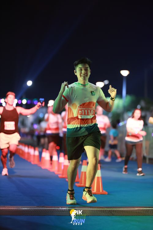 Race photo from PIK NITE RUN 2025