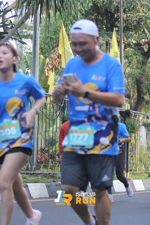 Race photo from Isoplus Run 2024 Surabaya