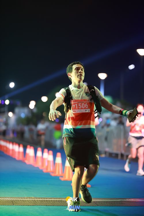 Race photo from PIK NITE RUN 2025