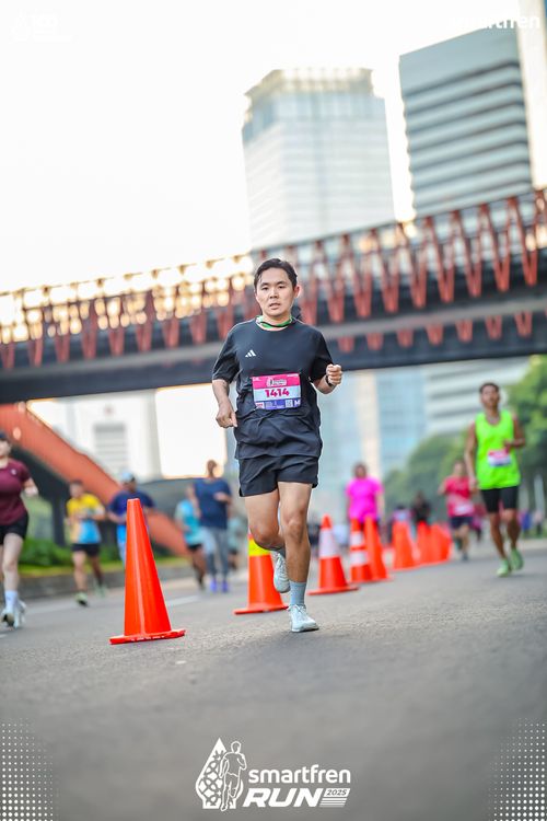 Race photo from Smartfren Run 2025 