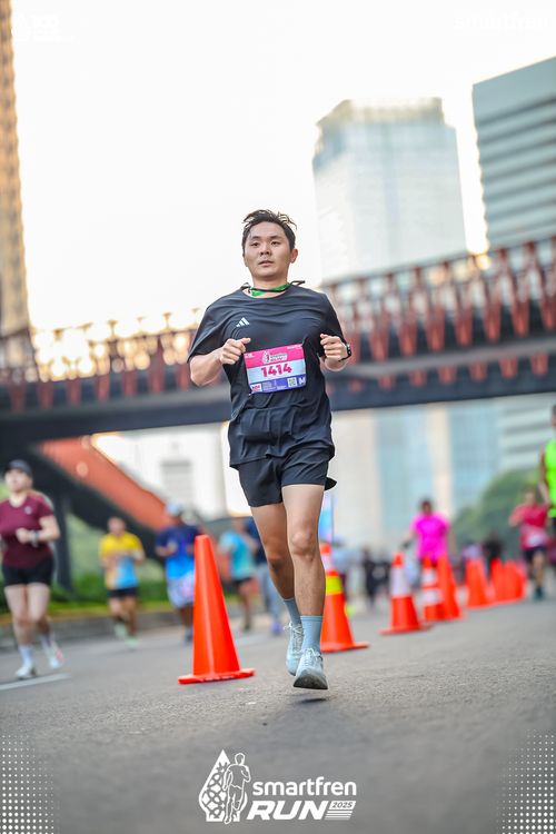 Race photo from Smartfren Run 2025 