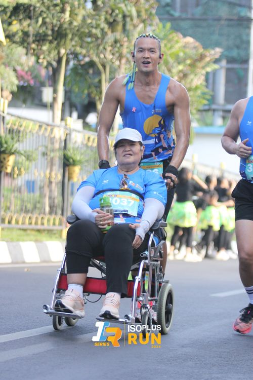 Race photo from Isoplus Run 2024 Surabaya
