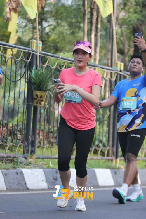 Race photo from Isoplus Run 2024 Surabaya