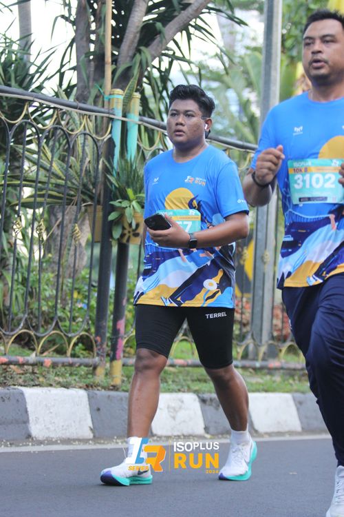 Race photo from Isoplus Run 2024 Surabaya