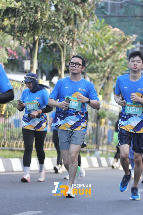 Race photo from Isoplus Run 2024 Surabaya