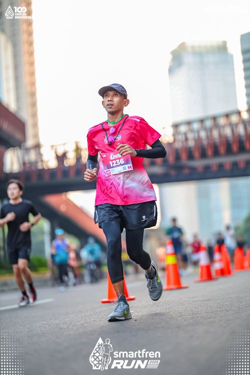 Race photo from Smartfren Run 2025 