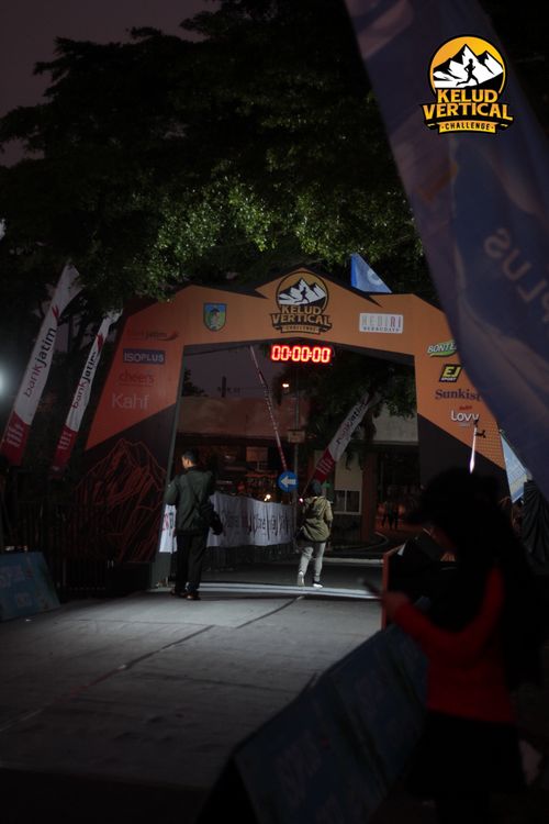 Race photo from Kelud Vertical Challenge 2024