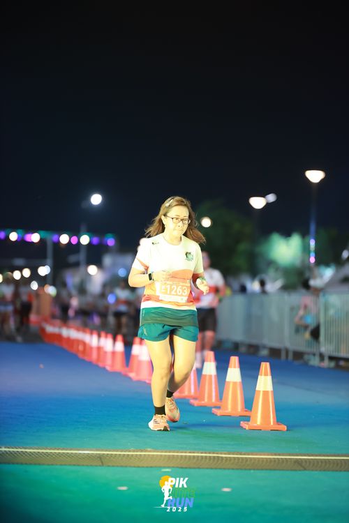 Race photo from PIK NITE RUN 2025
